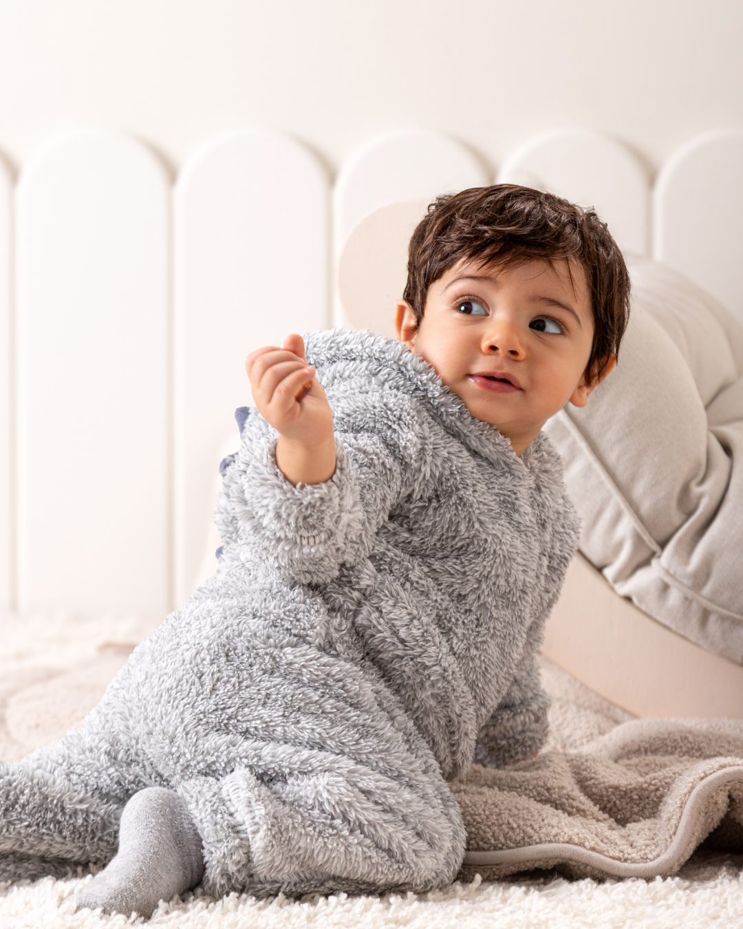 بيجاما فرو الديناصور الصغير