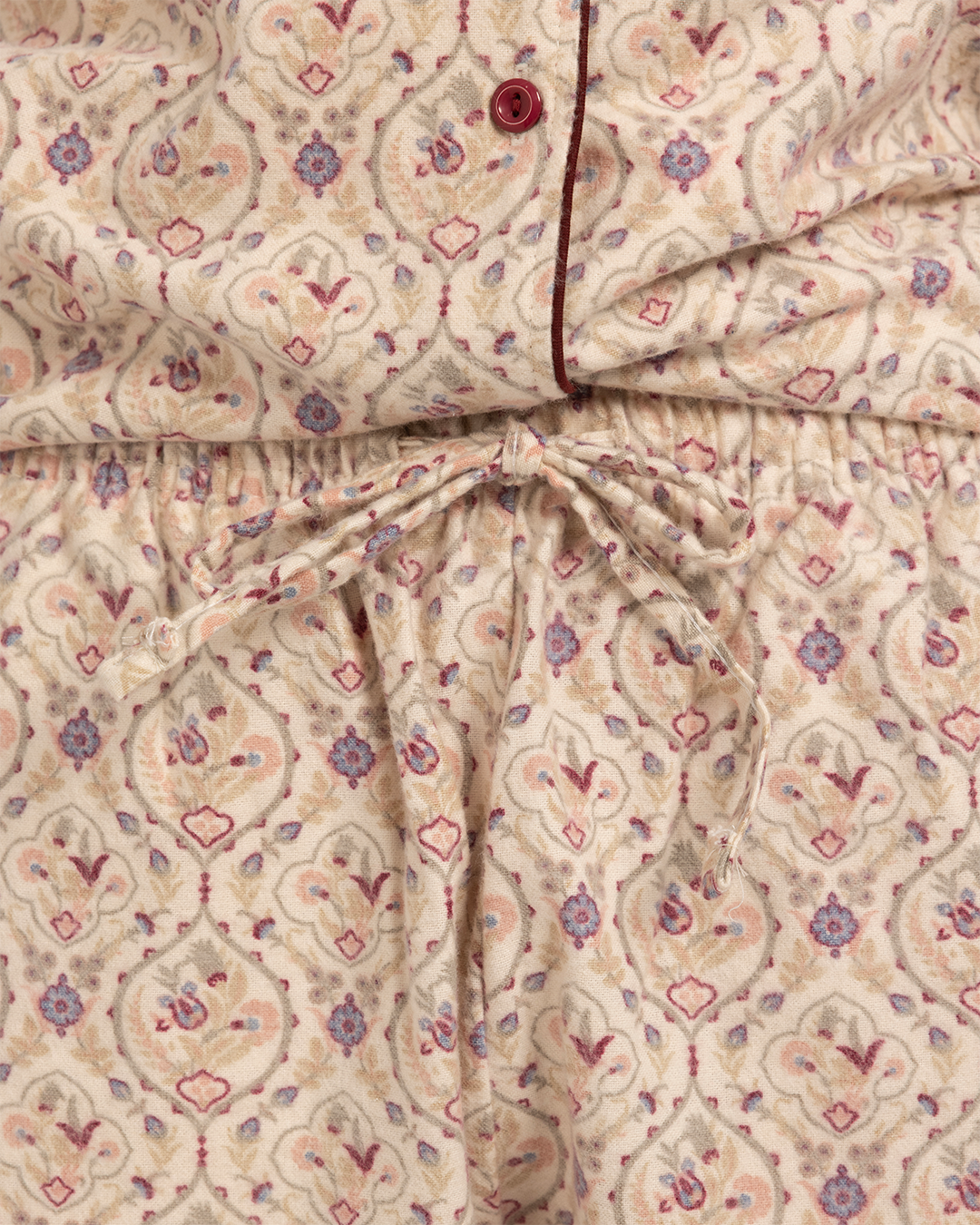 بيجاما كلاسيك بزراير فن أندلسي