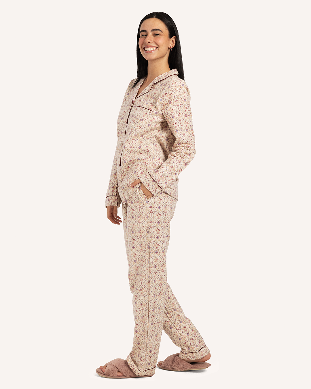 بيجاما كلاسيك بزراير فن أندلسي