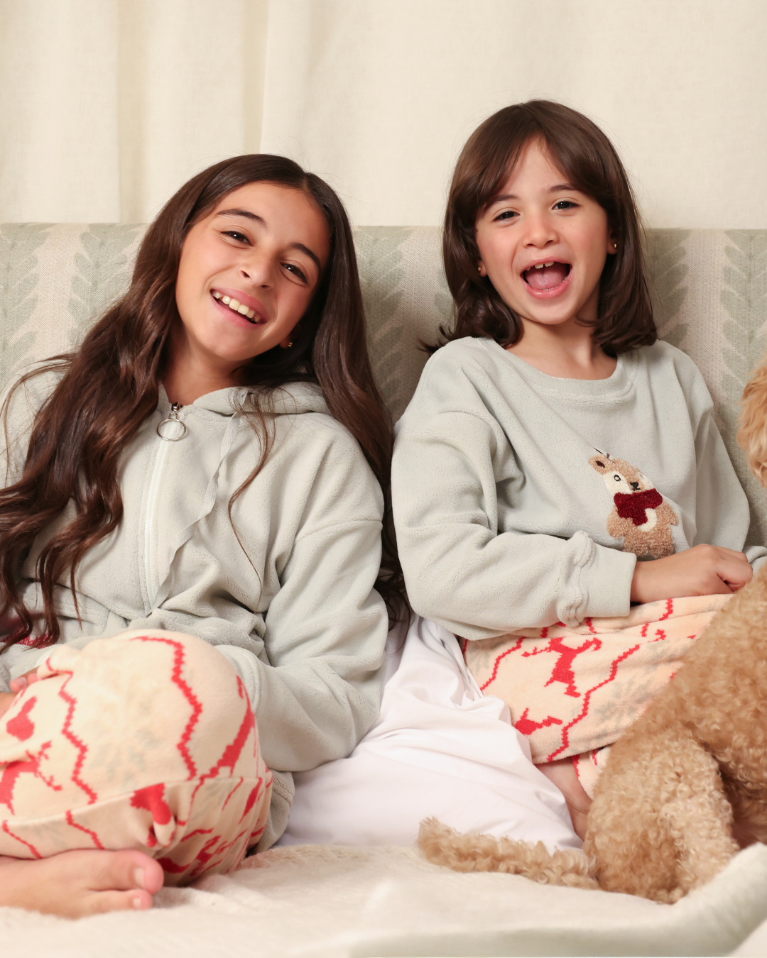 بيجاما بكم طويل  و بنطلون قلوب و غزلان