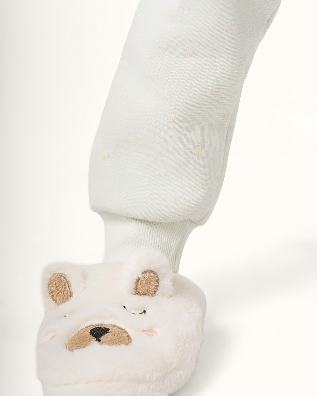 بيجاما منقطه بطريق