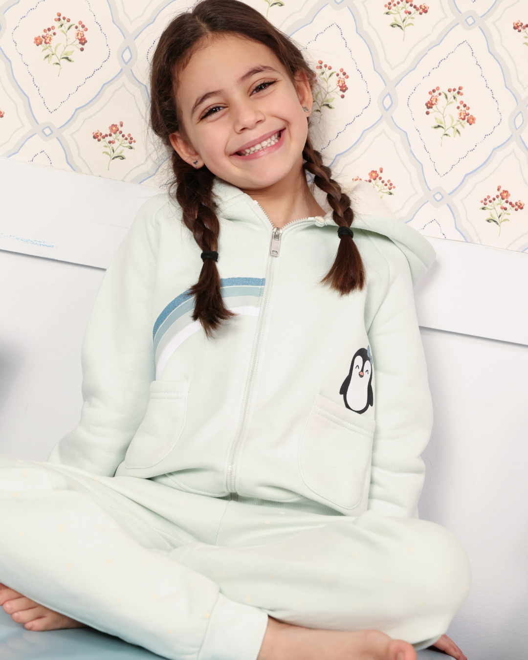 بيجاما منقطه بطريق