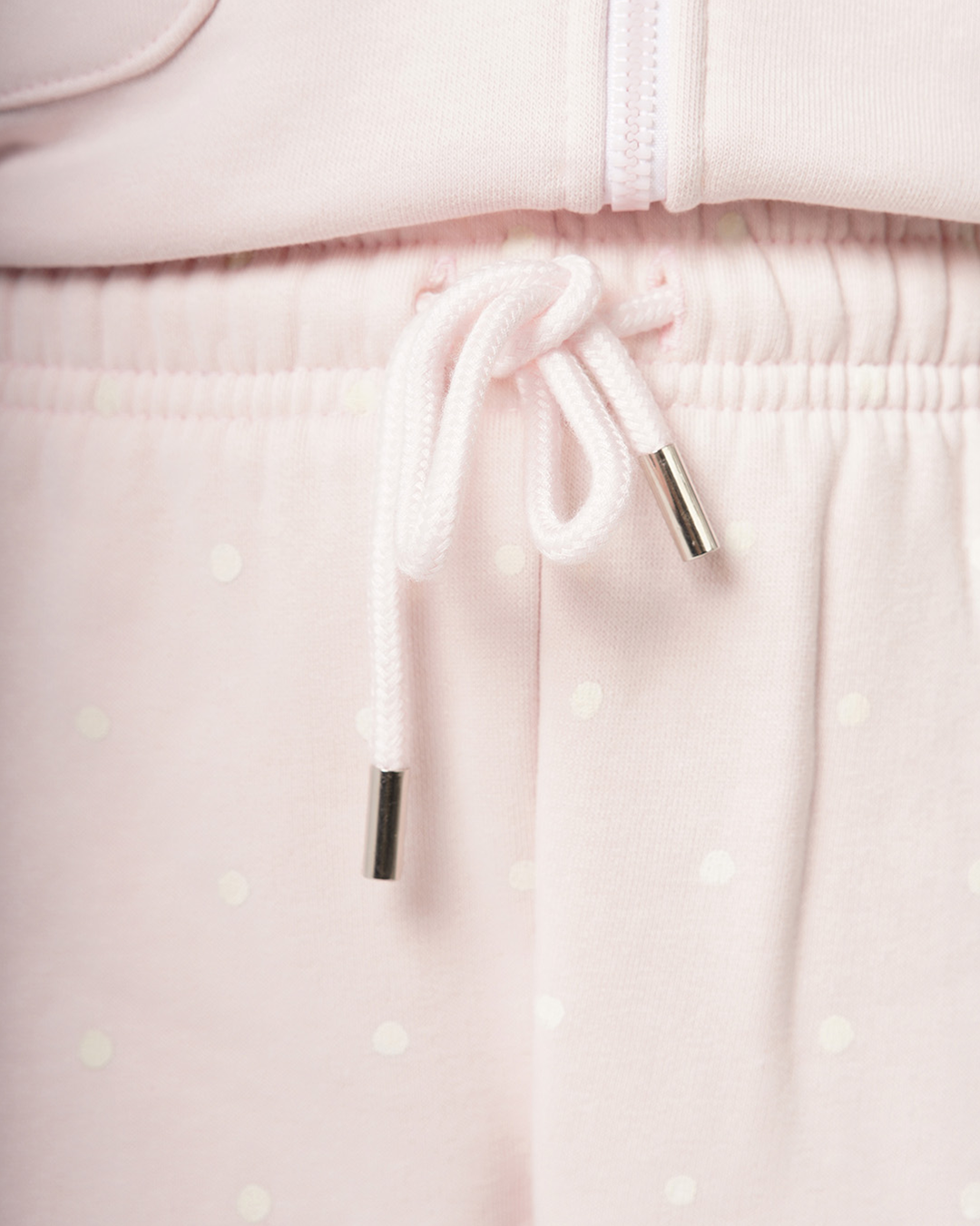 بيجاما منقطه بطريق