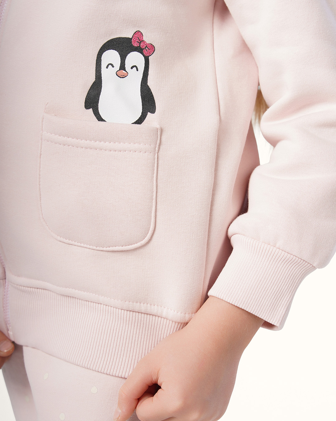 بيجاما منقطه بطريق