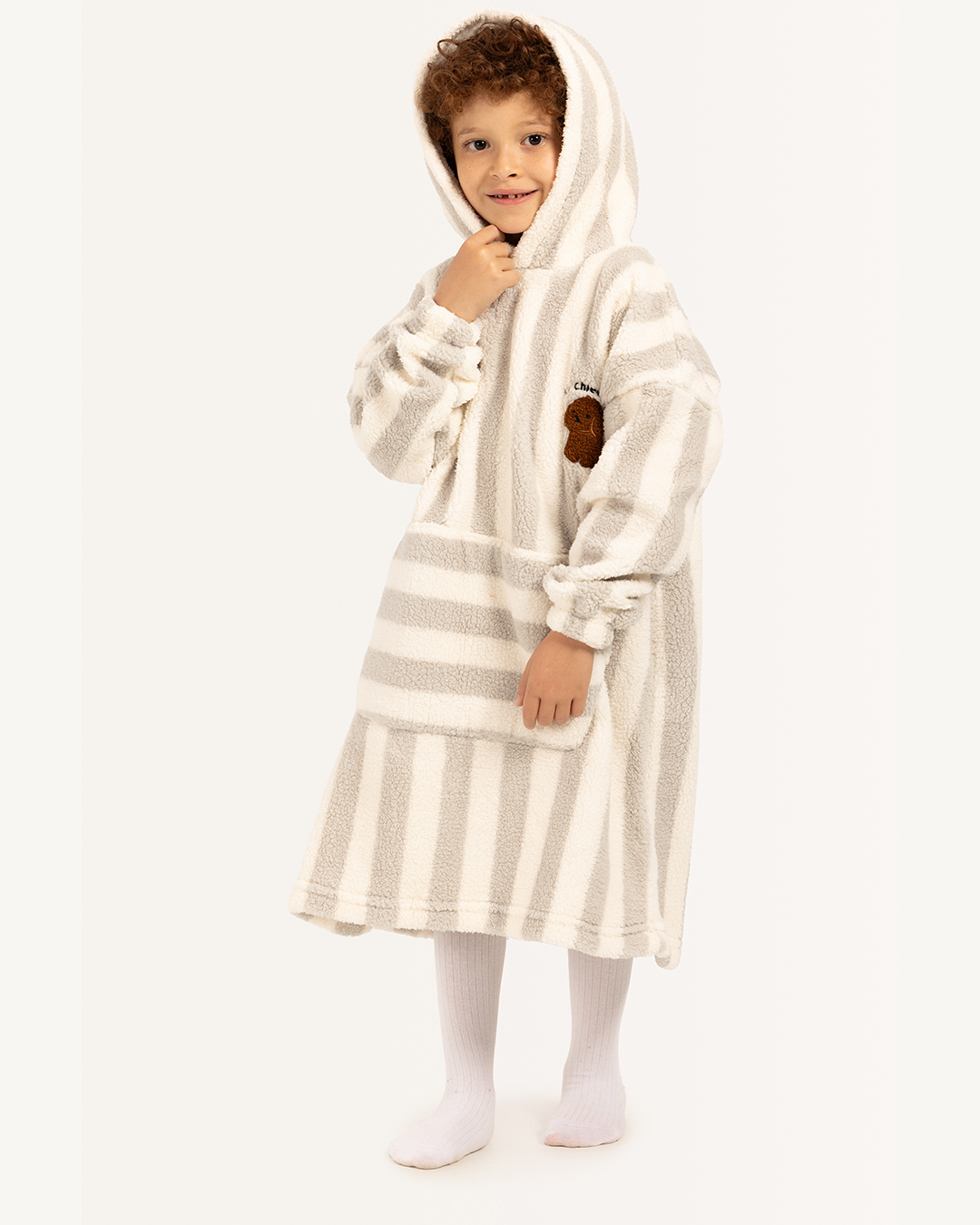 بطانية بأكمام و كابيشون الجرو اللطيف