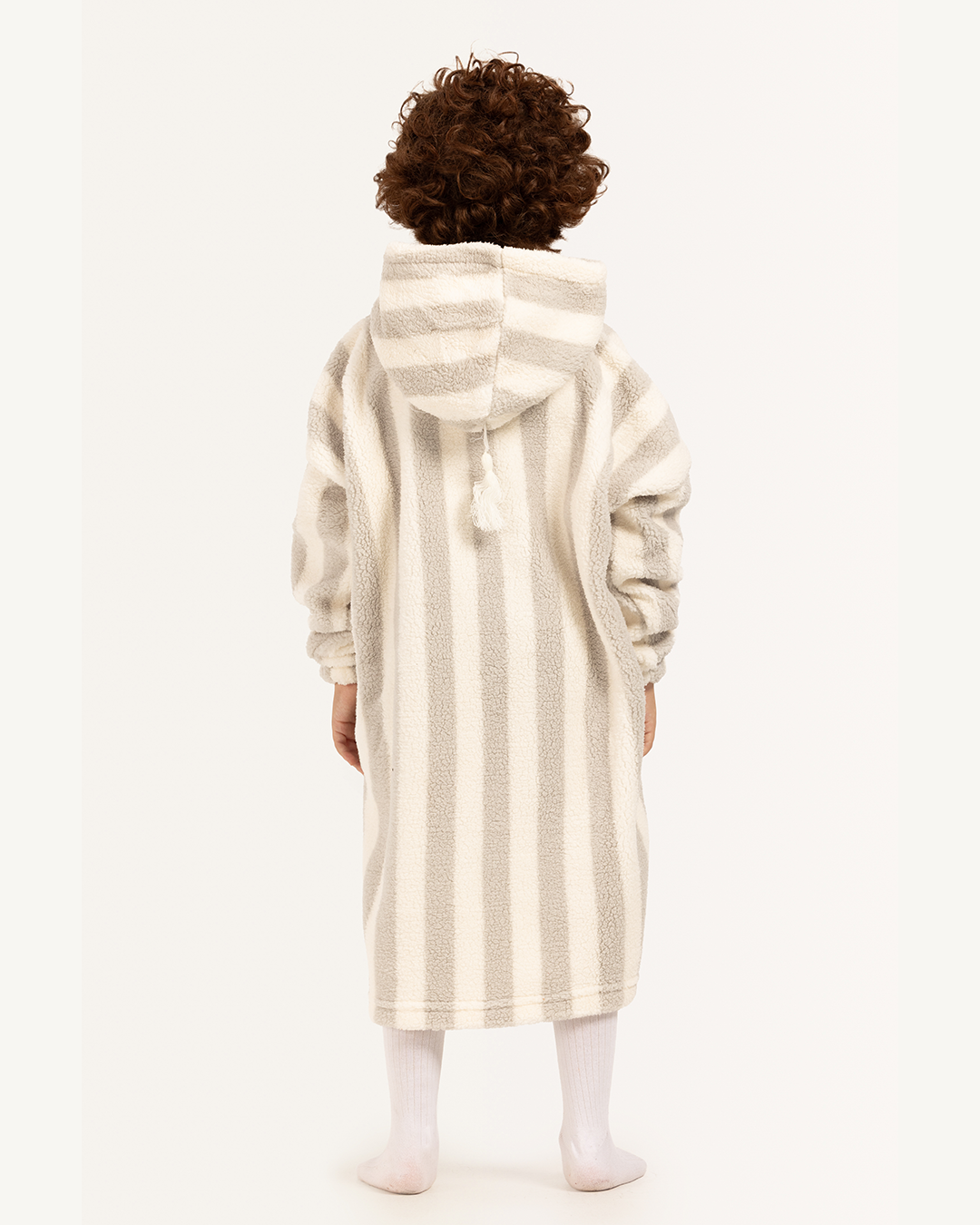 بطانية بأكمام و كابيشون الجرو اللطيف