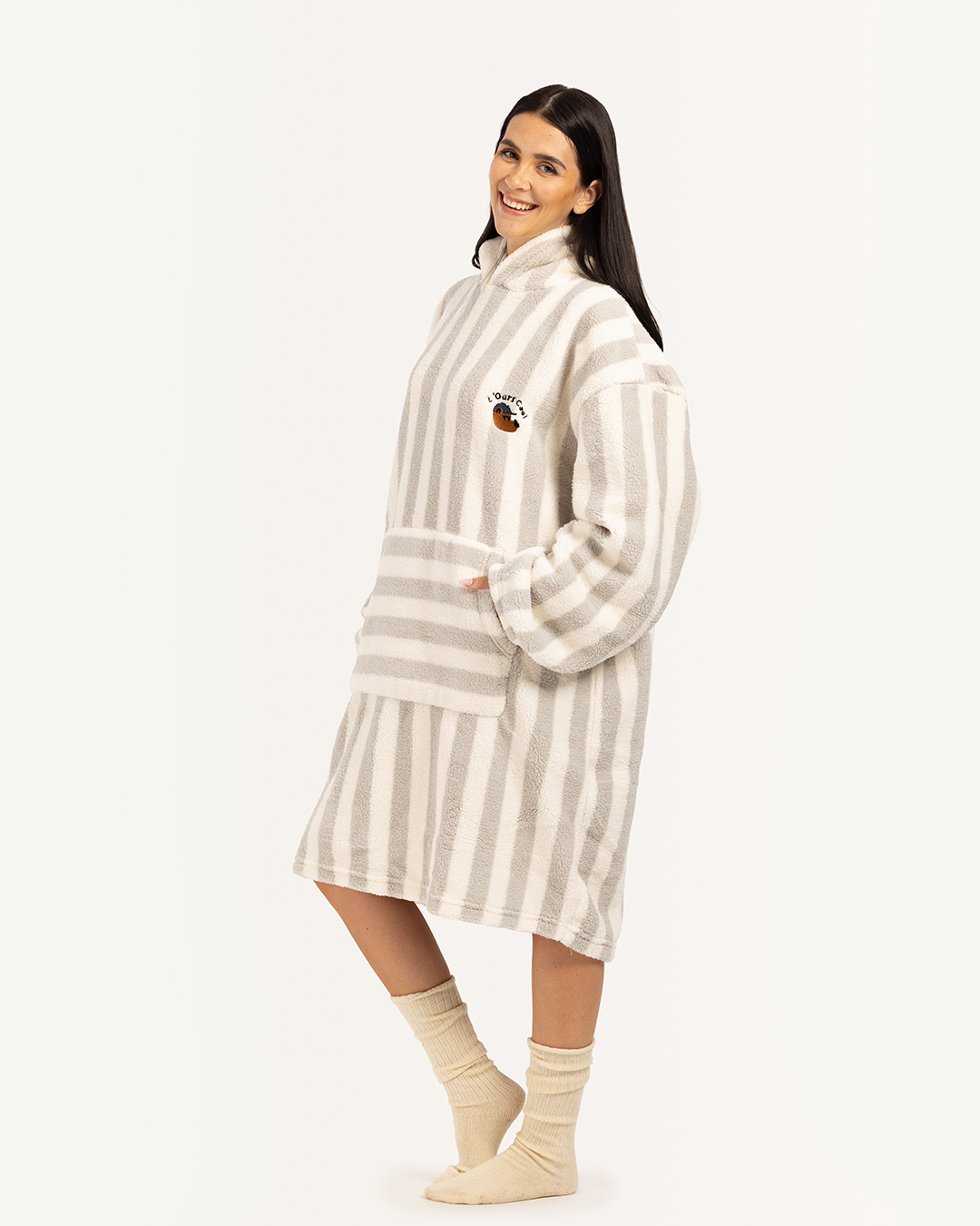 بطانية بأكمام و كابيشون الدب اللطيف