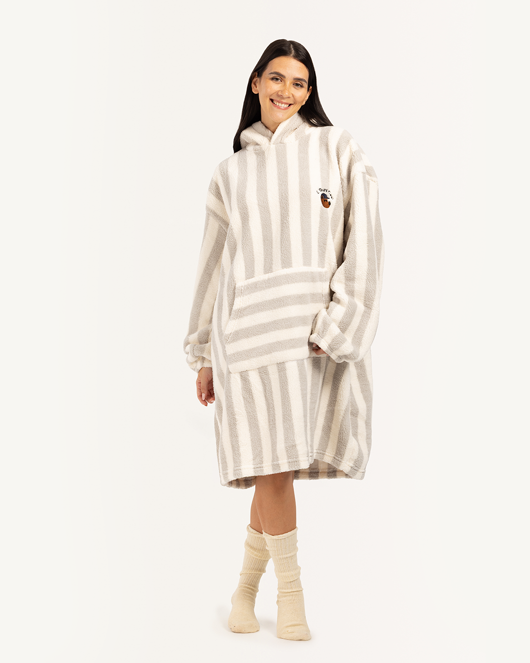 بطانية بأكمام و كابيشون الدب اللطيف