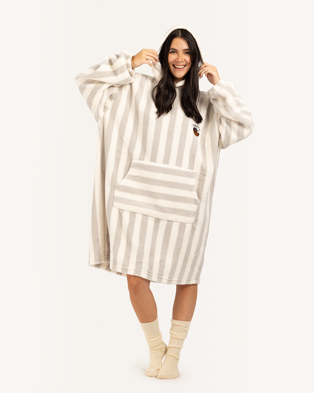 بطانية بأكمام و كابيشون الدب اللطيف