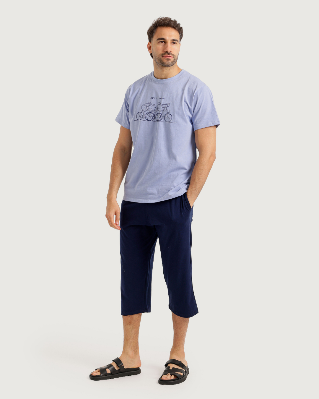 Men's half-sleeved pajamas with capri pants