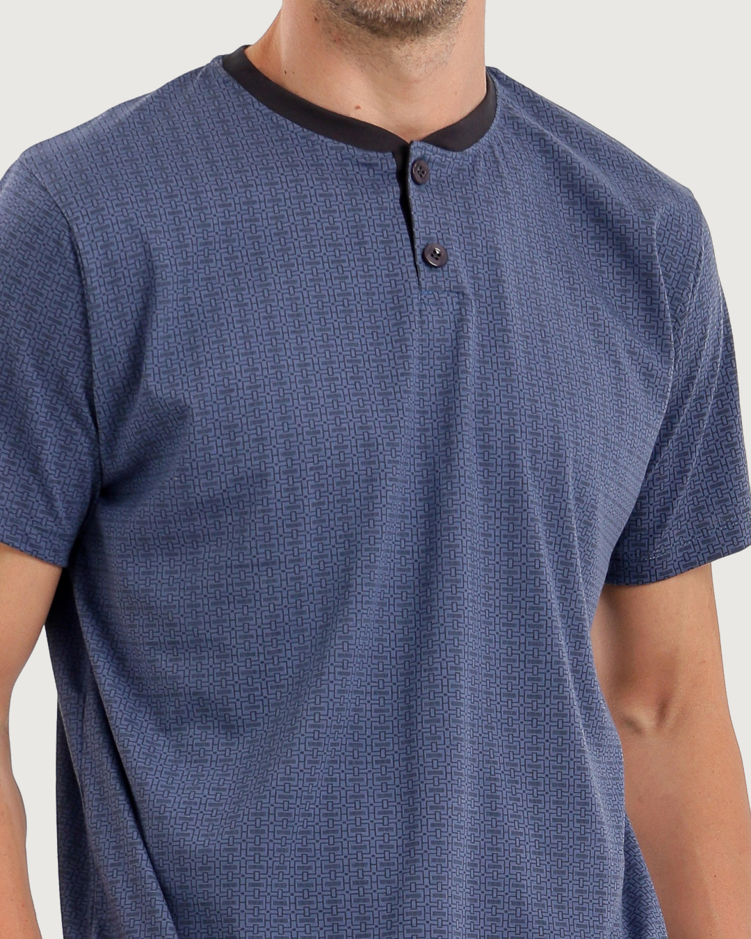 Men's half-sleeved pajamas with capri pants