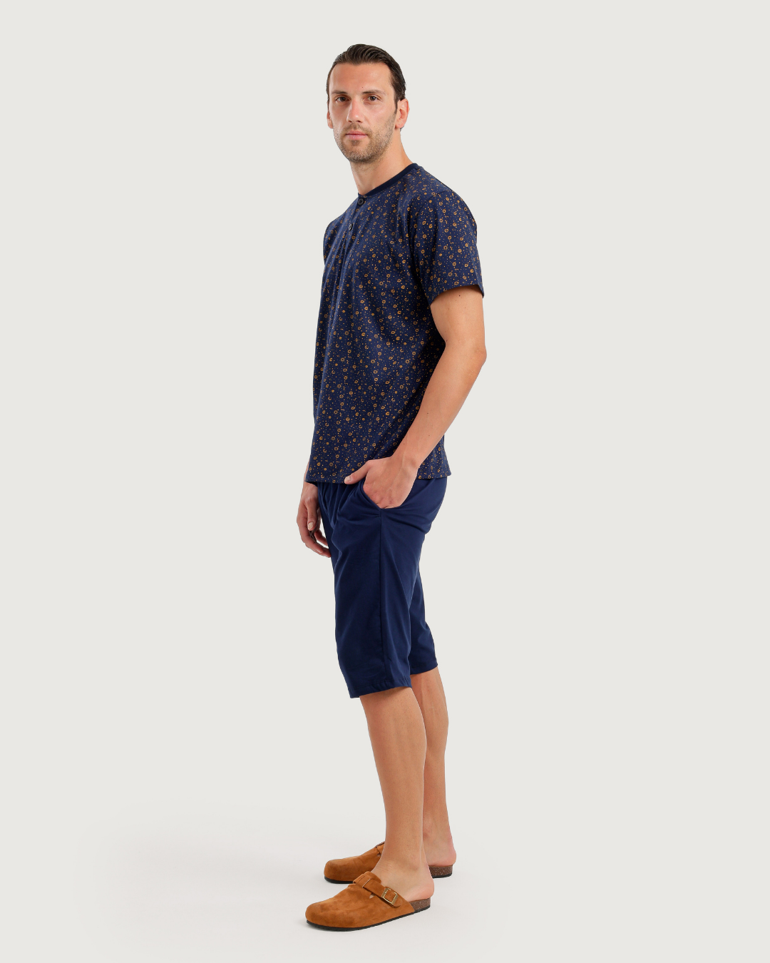 Men's Short Sleeve Pajamas with Capri Pants