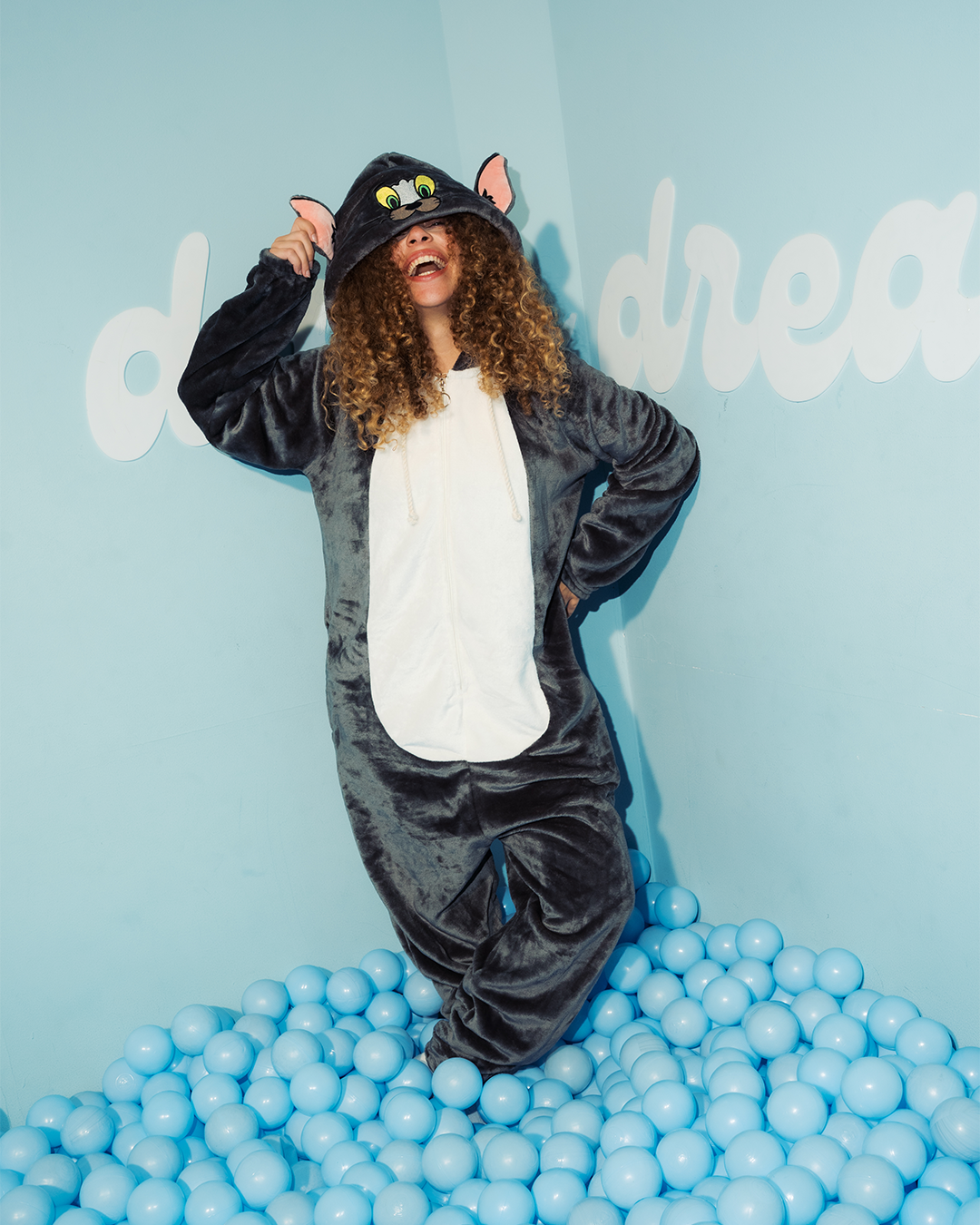 سالوبيت للكبار علي شكل توم القط