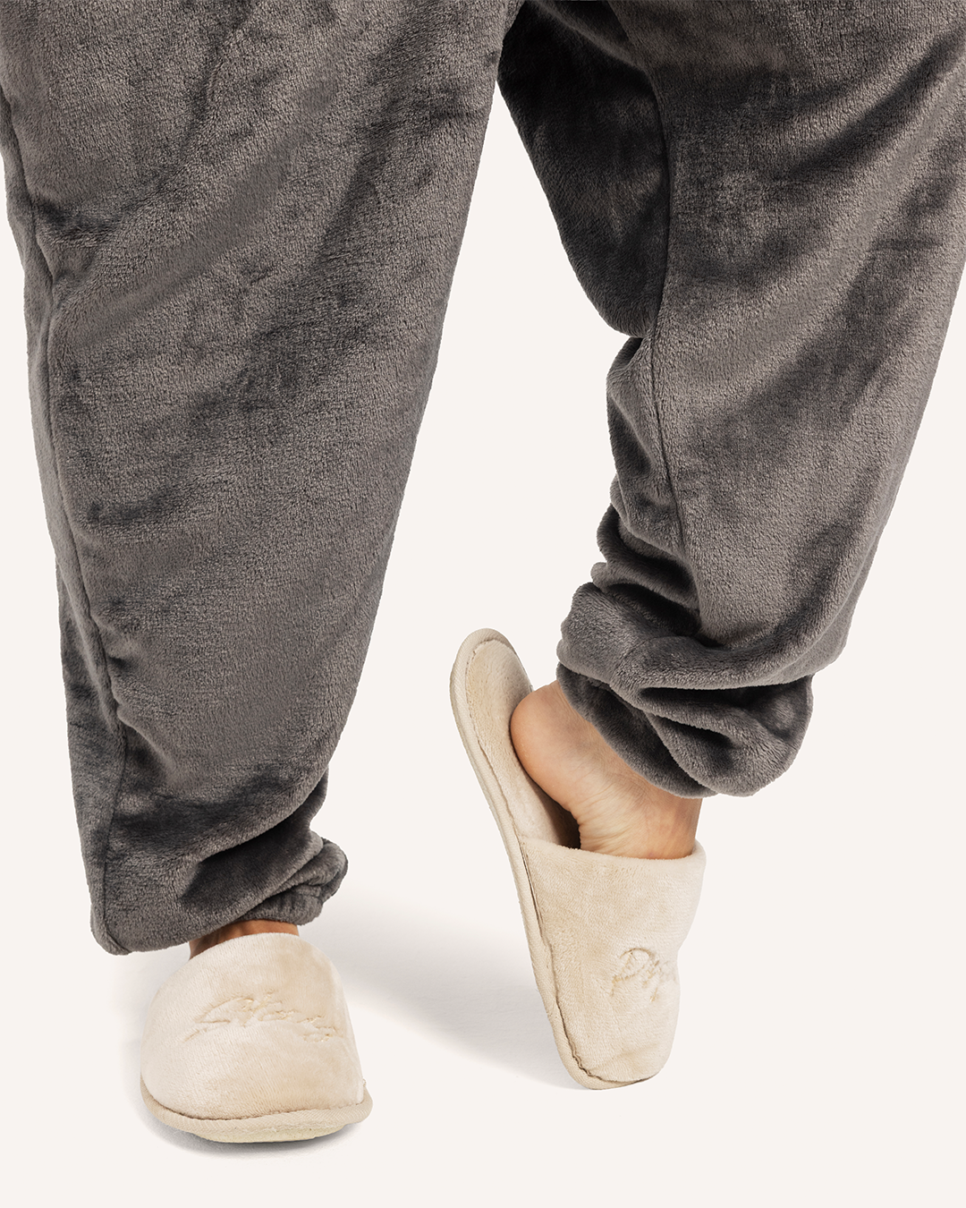 سالوبيت للكبار علي شكل توم القط