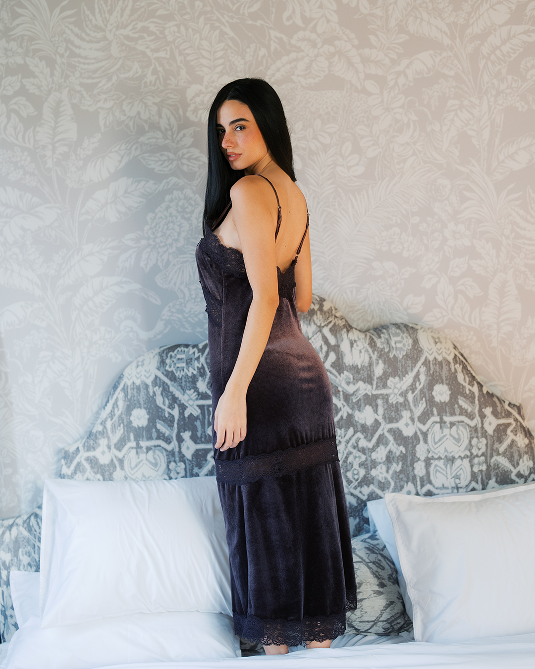 قميص نوم مع دانتيل