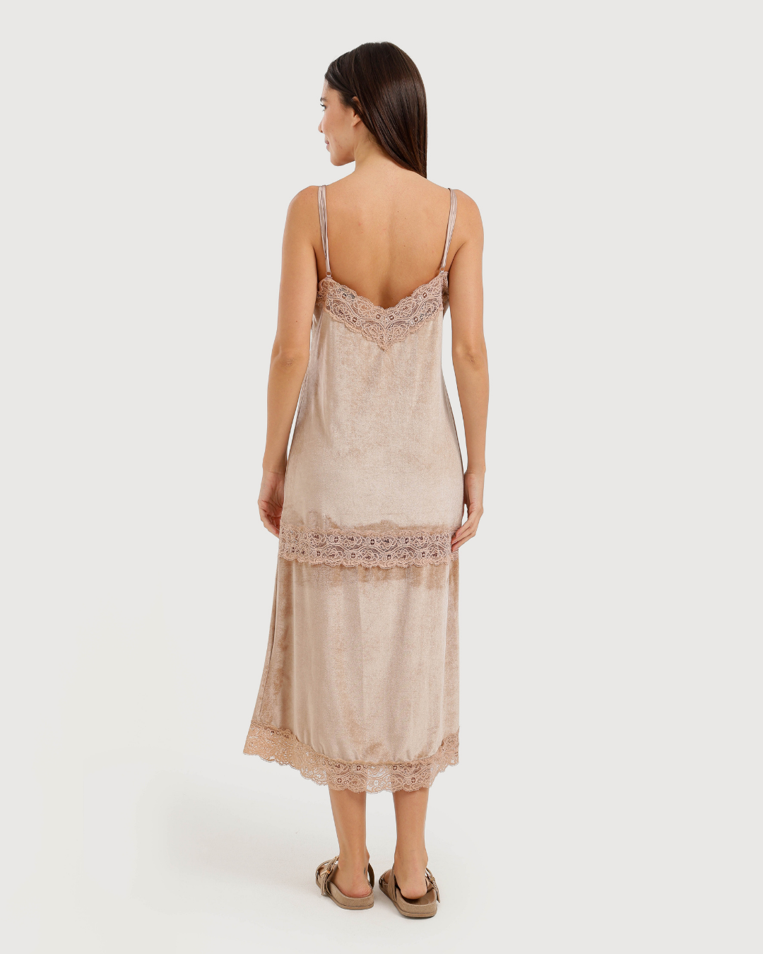 قميص نوم مع دانتيل