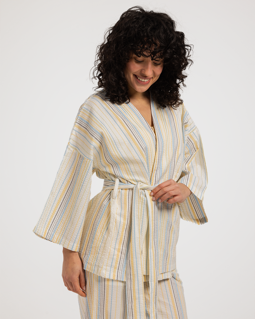 بيجاما حريمي 3 قطع خطوط باللوان الربيع