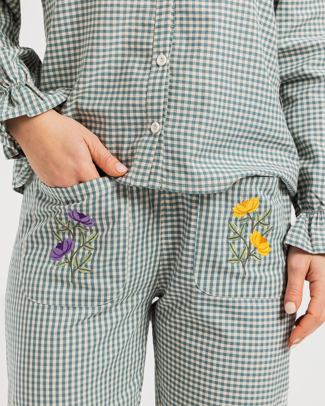 Women's pajama set with buttons and wide pants