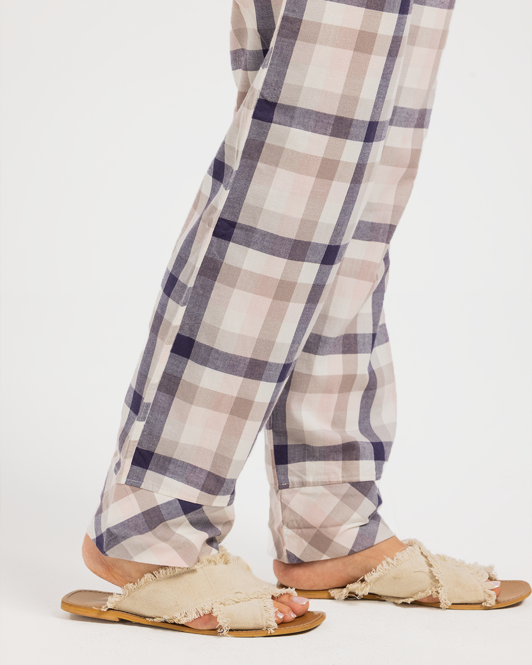 بيجاما حريمي بزراير كاروهات الربيع