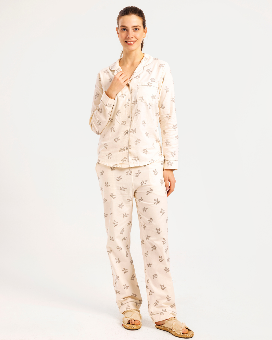 بيجاما حريمى بزراير اوراق الشجر