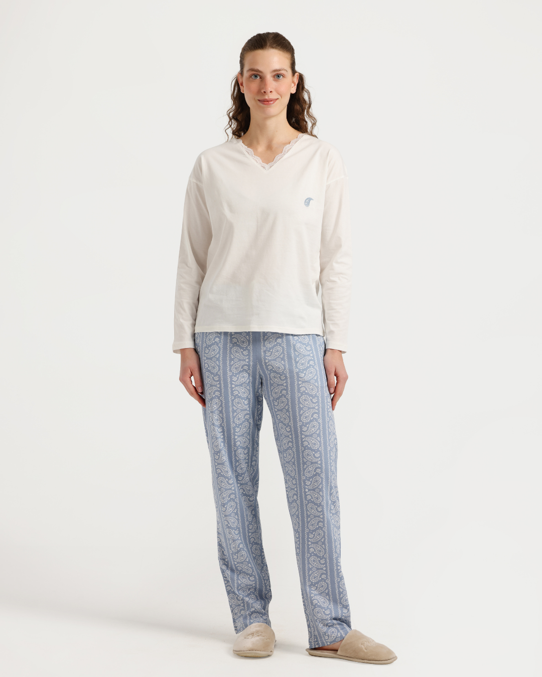 بيجاما حريمي بكم و بنطلون مطبوع اشكال هندسيه