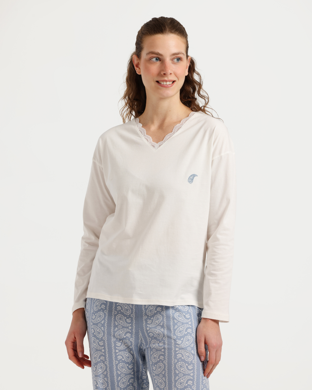 بيجاما حريمي بكم و بنطلون مطبوع اشكال هندسيه