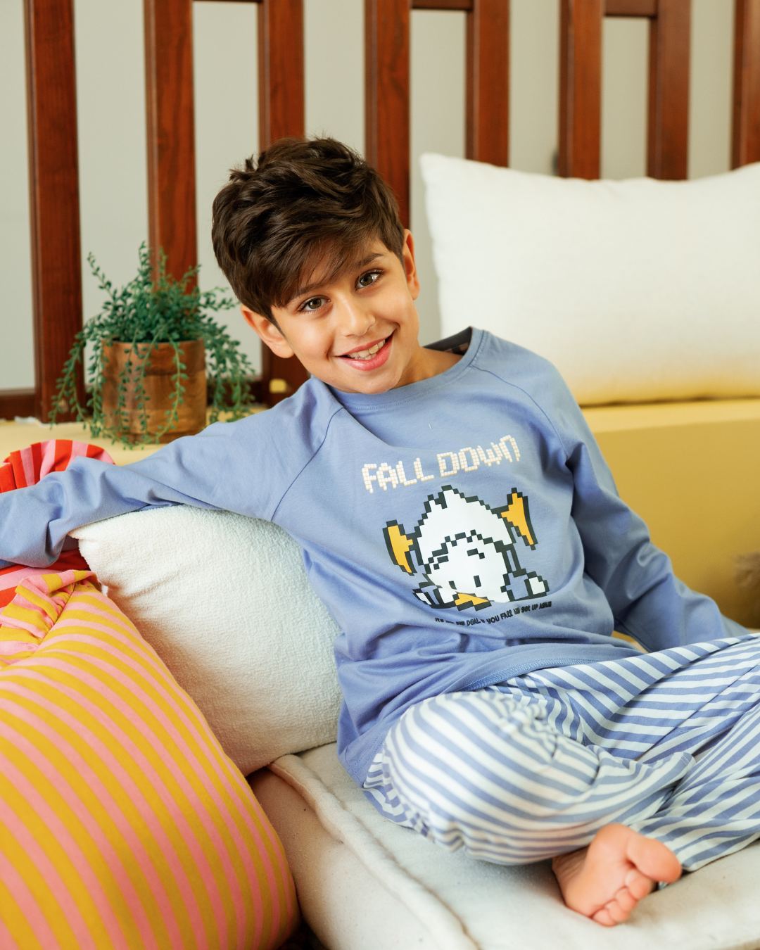 Junior boys' long-sleeve pajama with striped pants