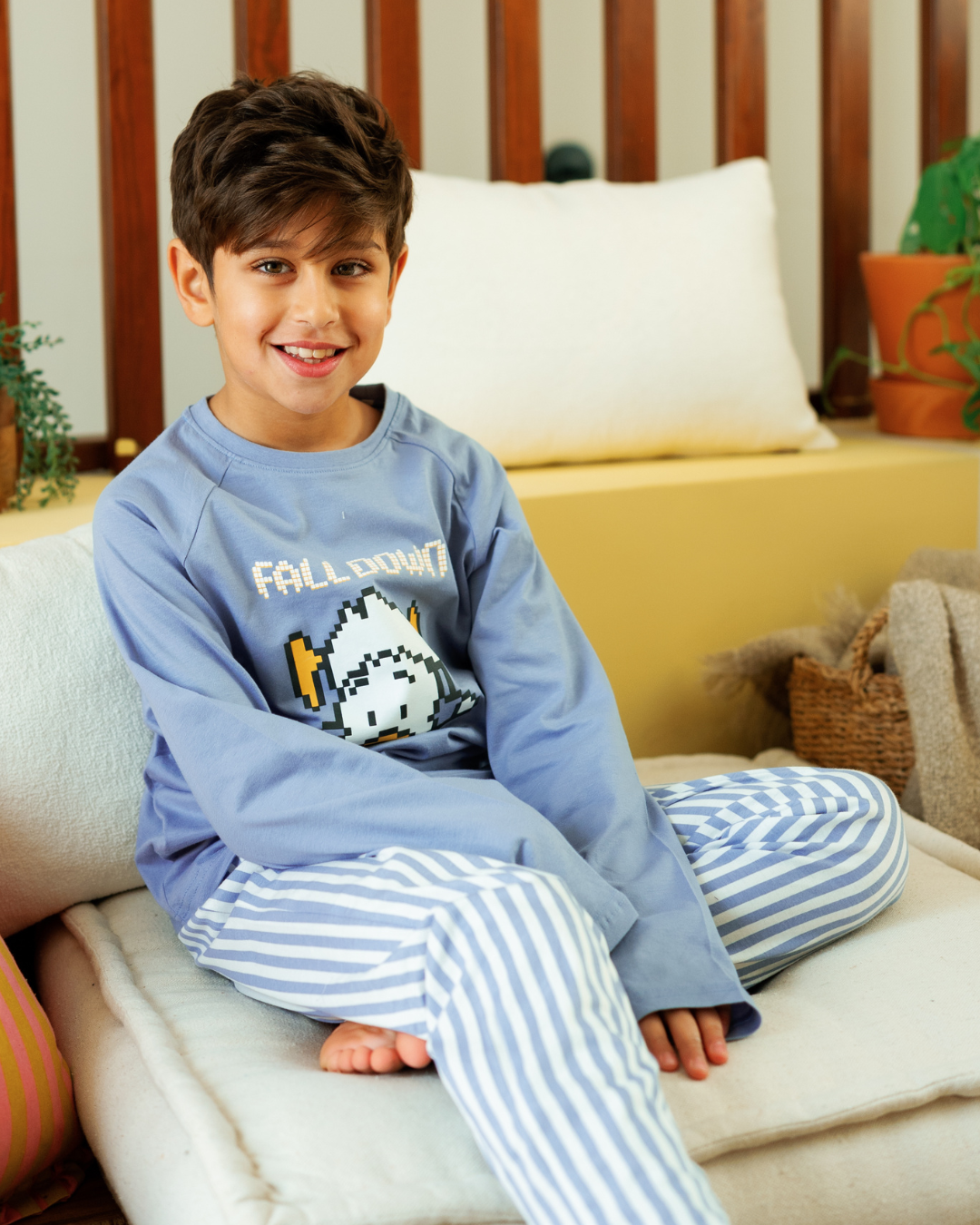 Junior boys' long-sleeve pajama with striped pants