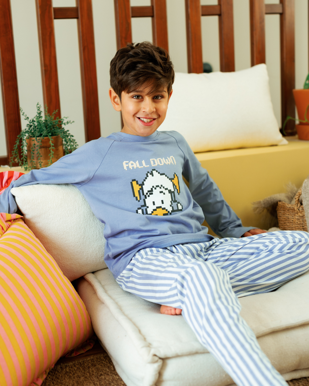 Junior boys' long-sleeve pajama with striped pants