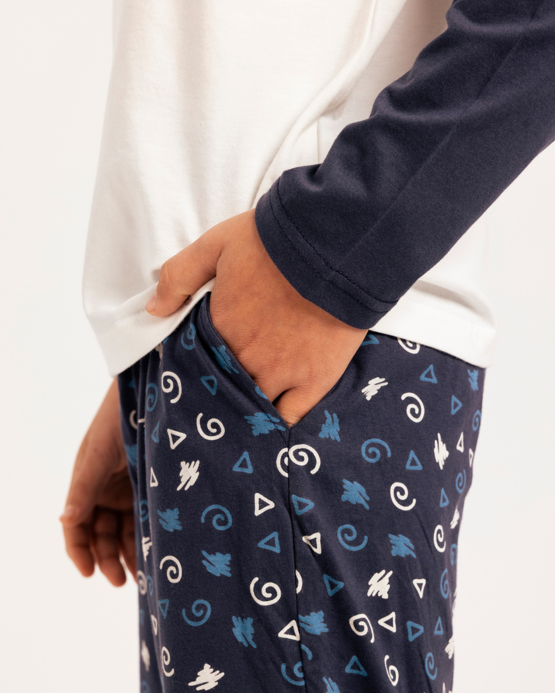 بيجاما اولادى كم رجلان  و بنطلون