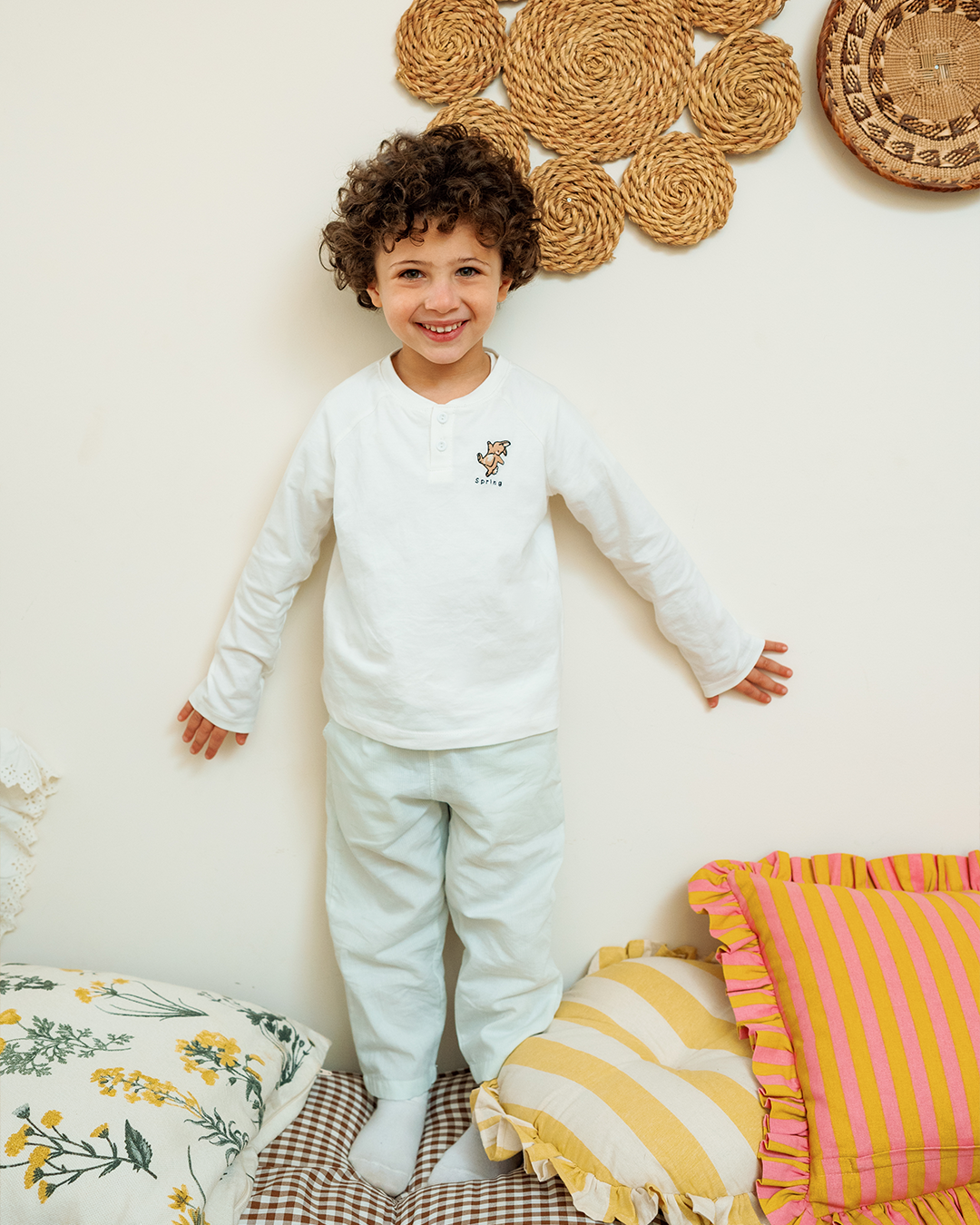 بيجاما أطفال ولادى بزراير و كُم طويل كائنات الربيع