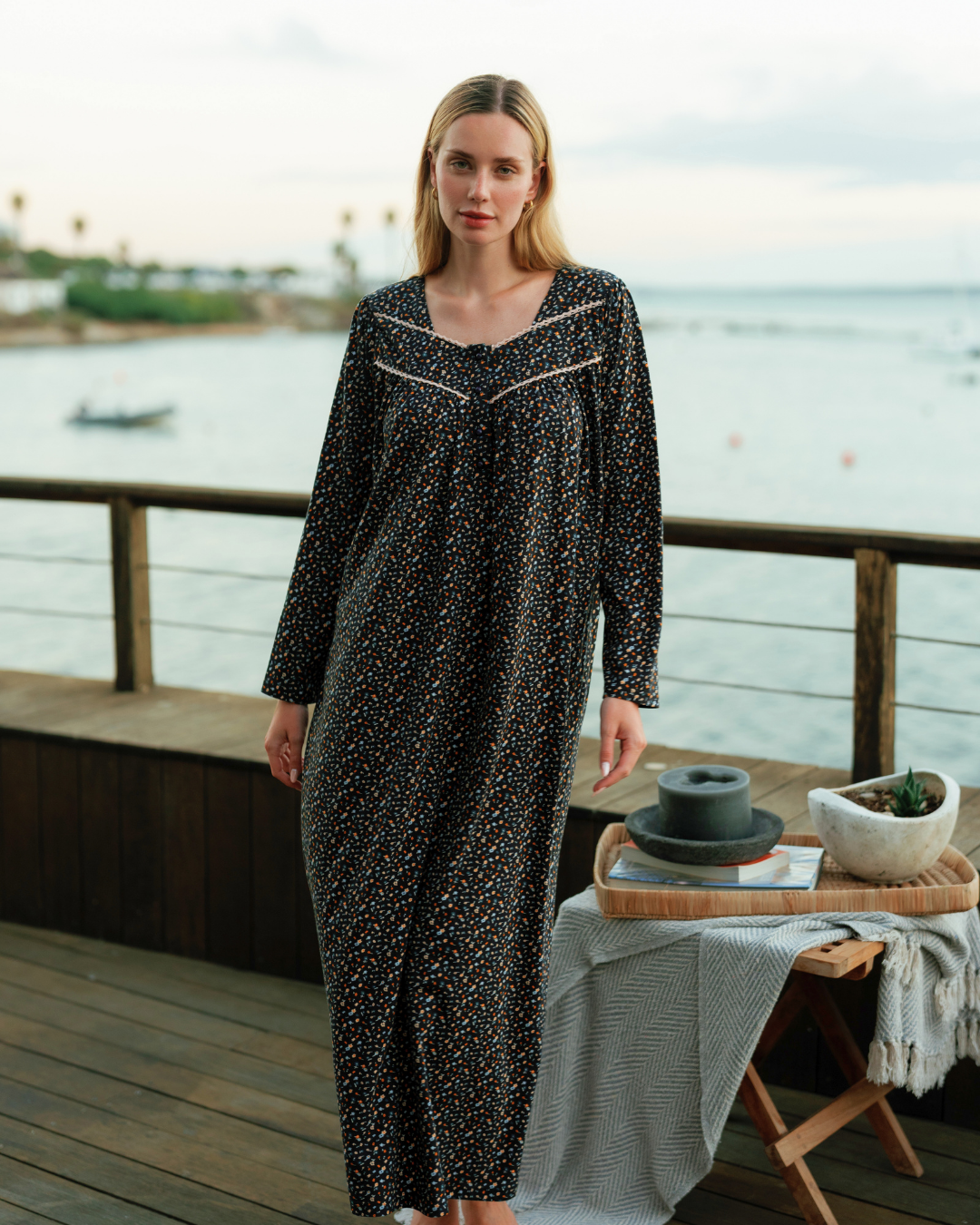 Evening Flower Thobe with Sleeves