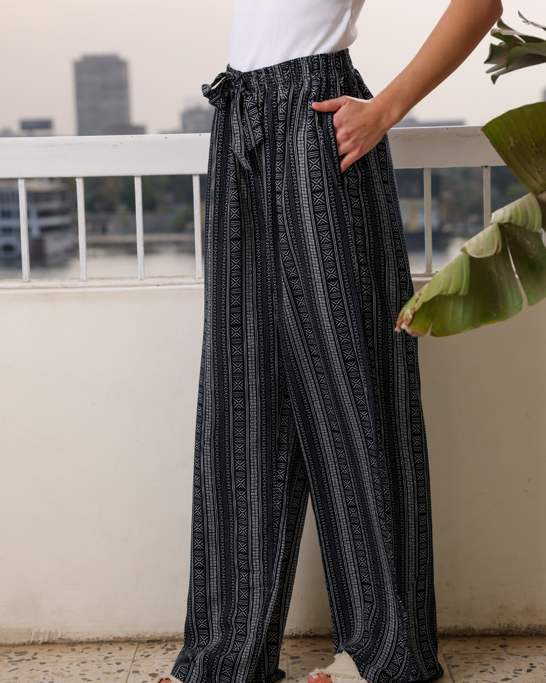 بنطلون فسكوز حريمي مخطط اسود