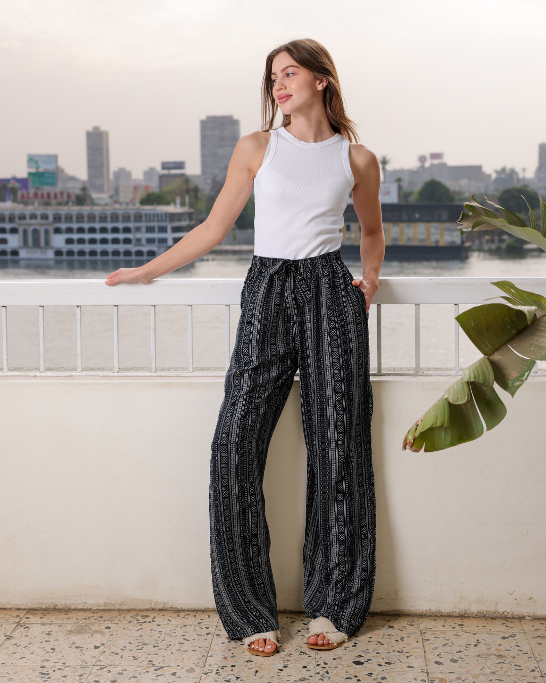 بنطلون فسكوز حريمي مخطط اسود