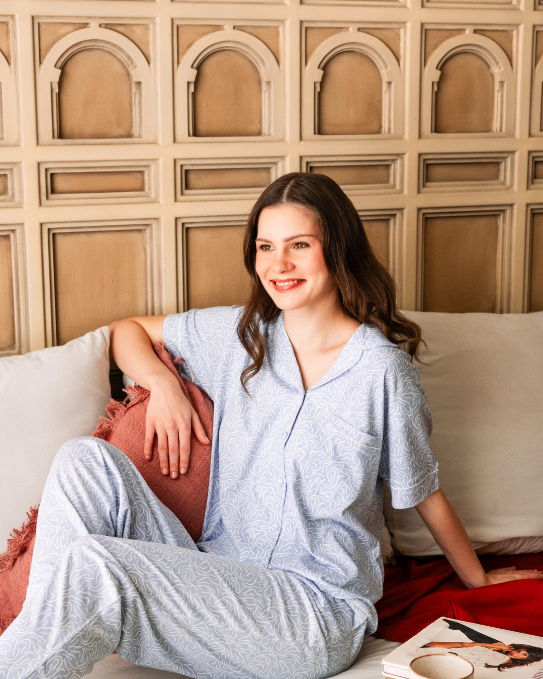 بيجاما حريمى كلاسيك بنقشة خطوط مموجة أنيقة