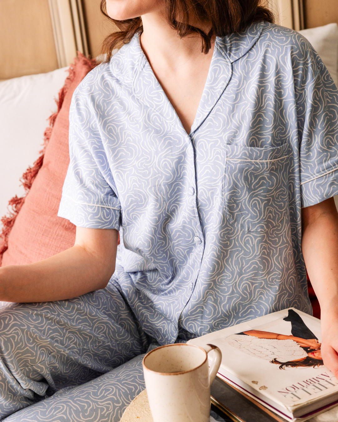 بيجاما حريمى كلاسيك بنقشة خطوط مموجة أنيقة