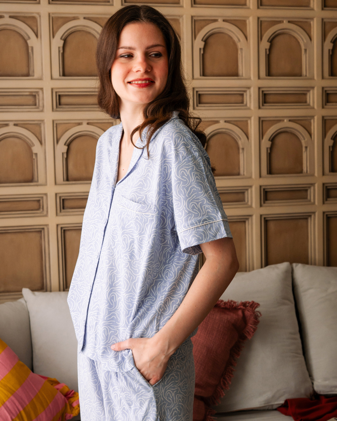 بيجاما حريمى كلاسيك بنقشة خطوط مموجة أنيقة