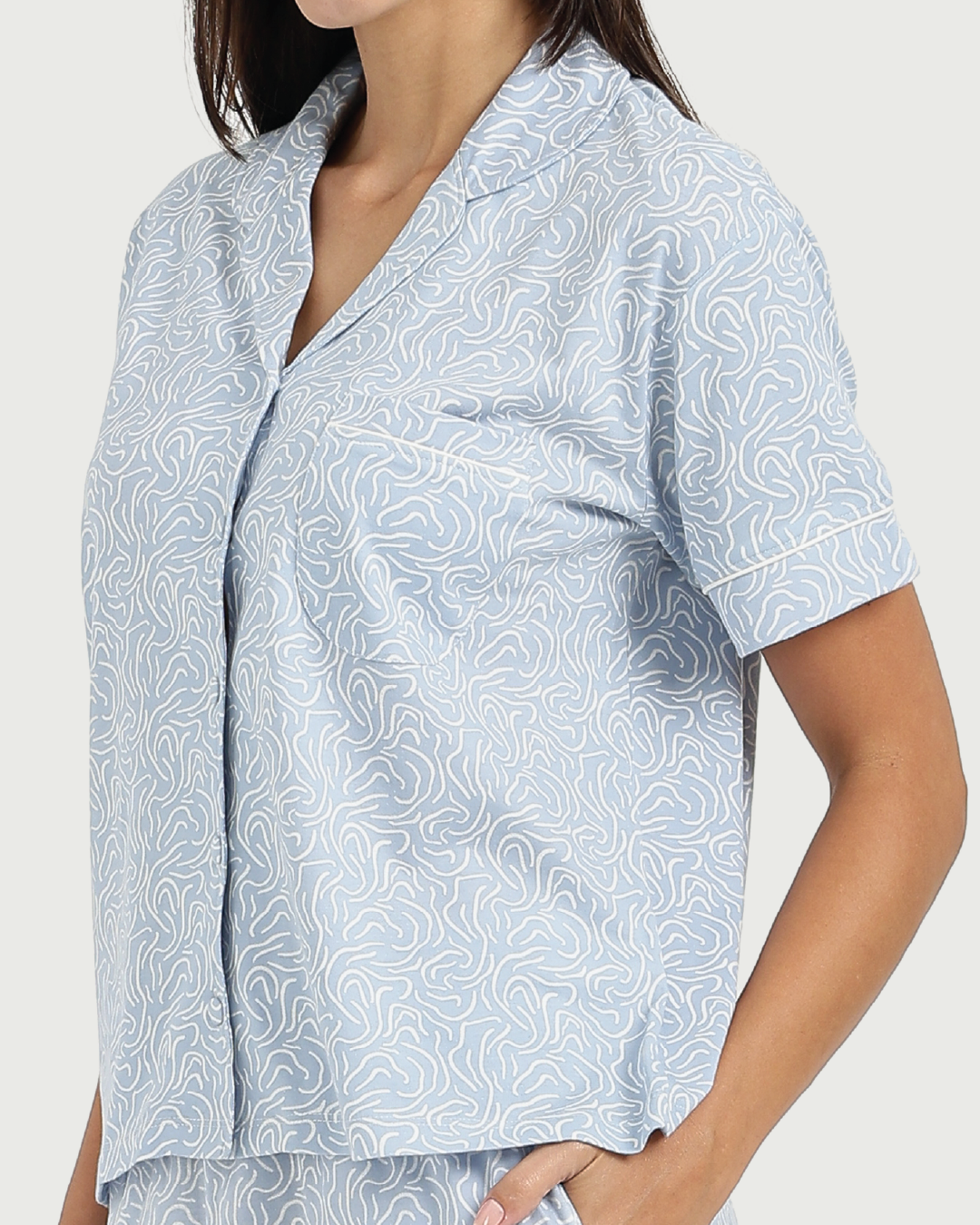 بيجاما حريمى كلاسيك بنقشة خطوط مموجة أنيقة