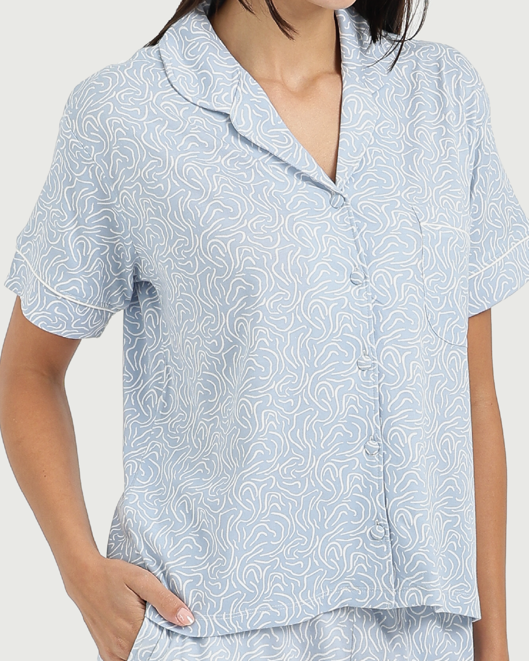 بيجاما حريمى كلاسيك بنقشة خطوط مموجة أنيقة