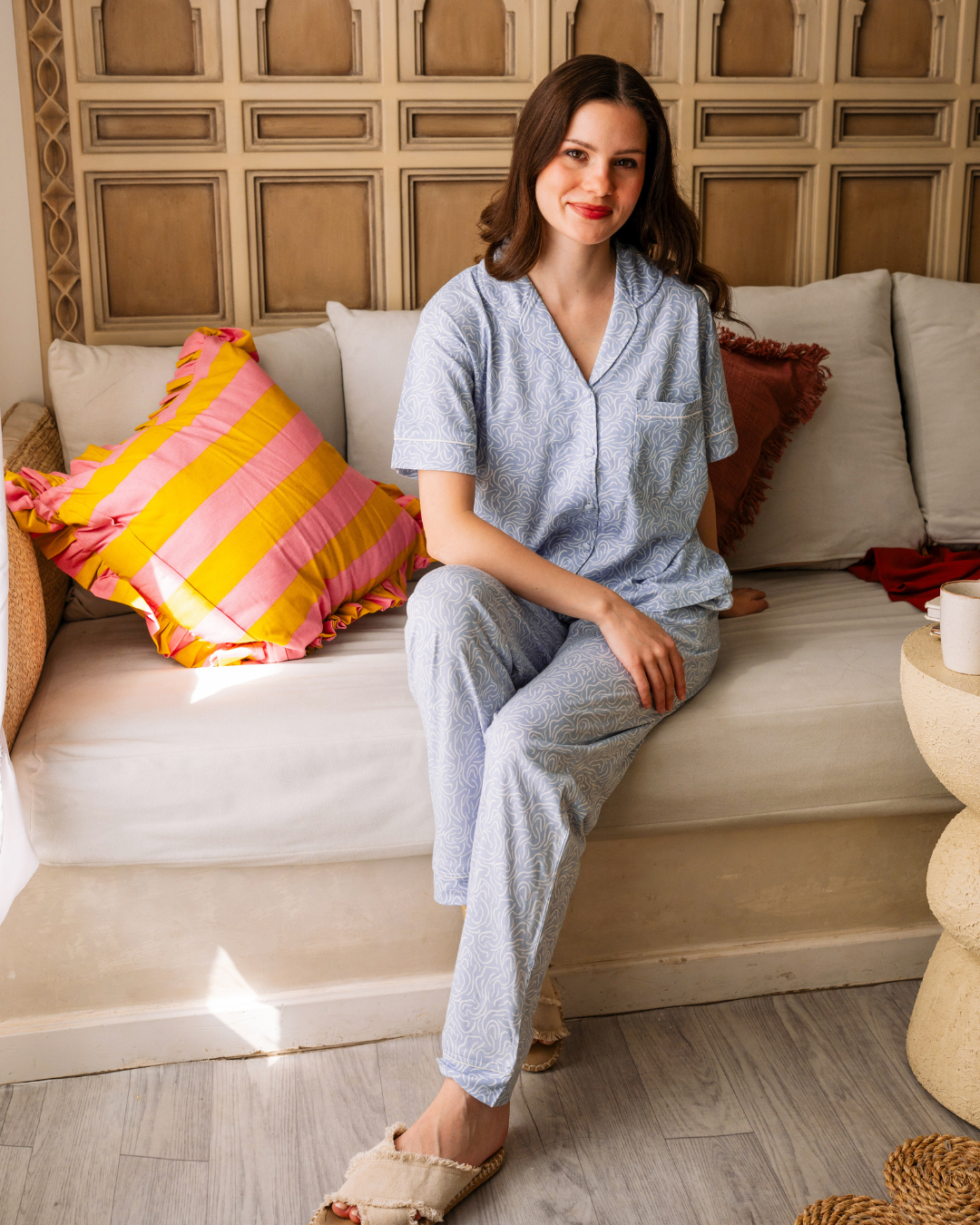 بيجاما حريمى كلاسيك بنقشة خطوط مموجة أنيقة