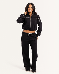 ترننج ميلتون بسوسته و بنطلون واسع