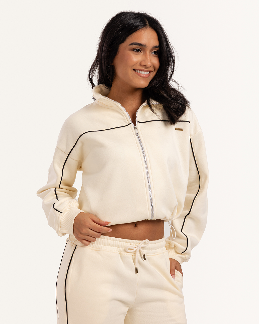 ترننج ميلتون بسوسته و بنطلون واسع