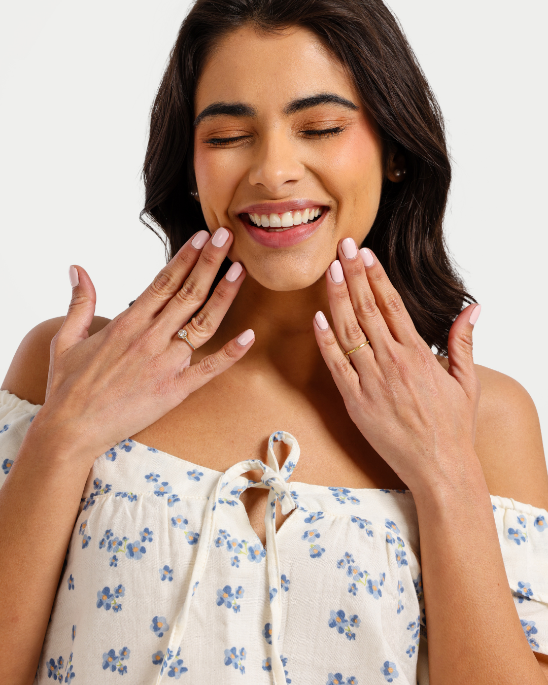 بيجاما قصيرة أنيقة بألوان كريمية