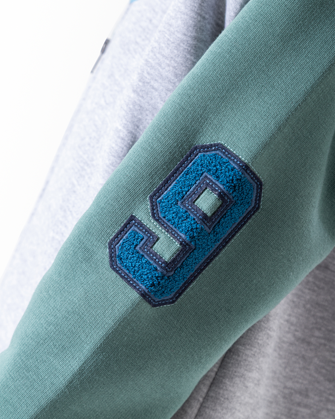 CALIFORNIA جاكيت بيسبول  146 زيتي