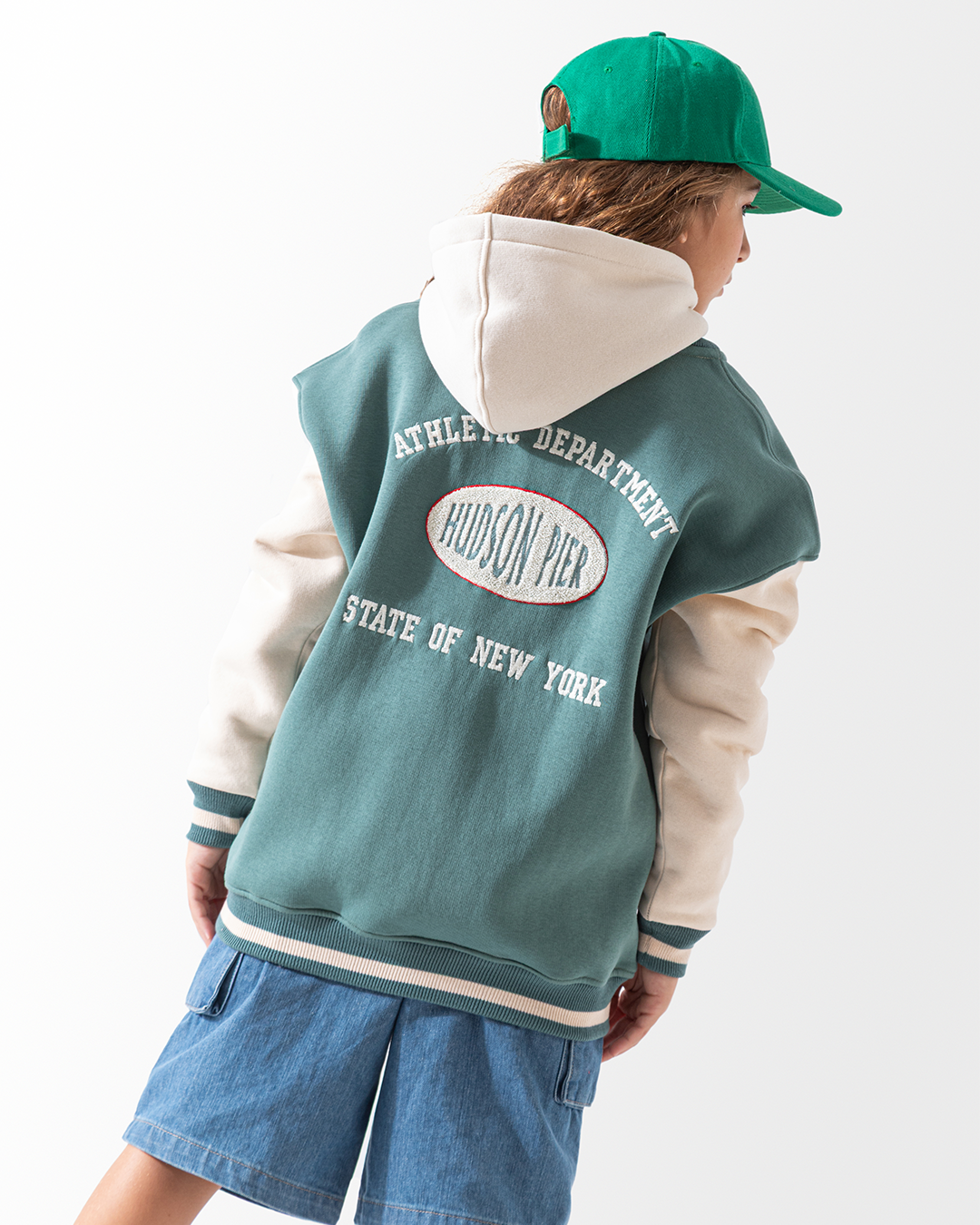 H جاكيت بيسبول  146 كريمي