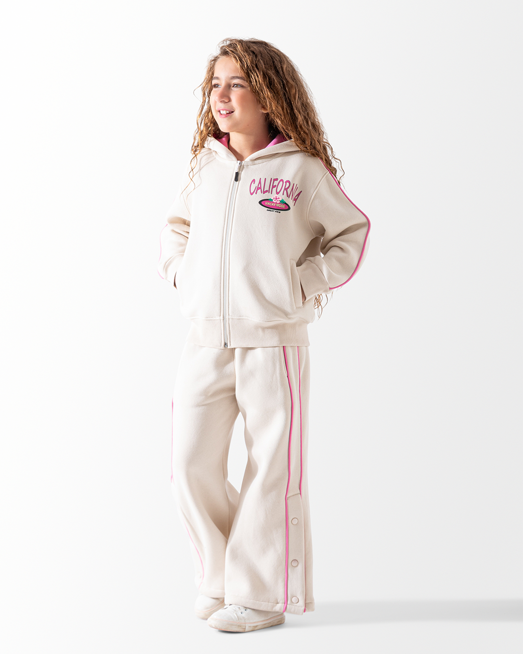 California  طقم بناتي