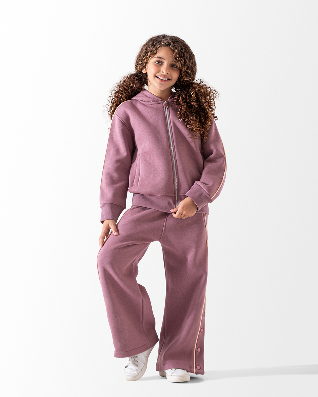 California  طقم بناتي