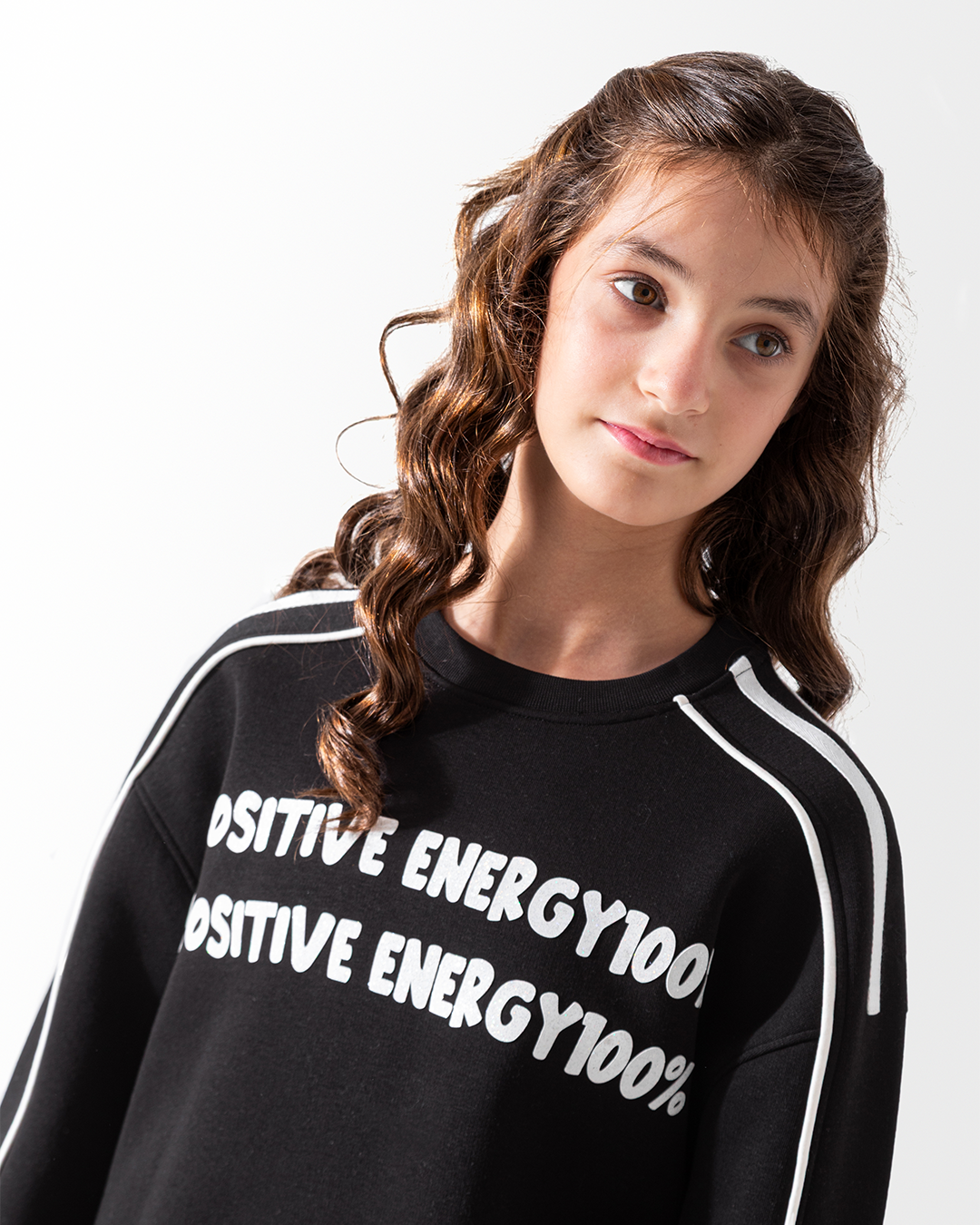 Positive Energy 100  طقم بناتي