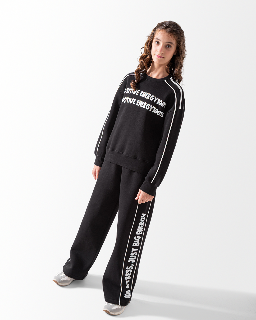 Positive Energy 100  طقم بناتي