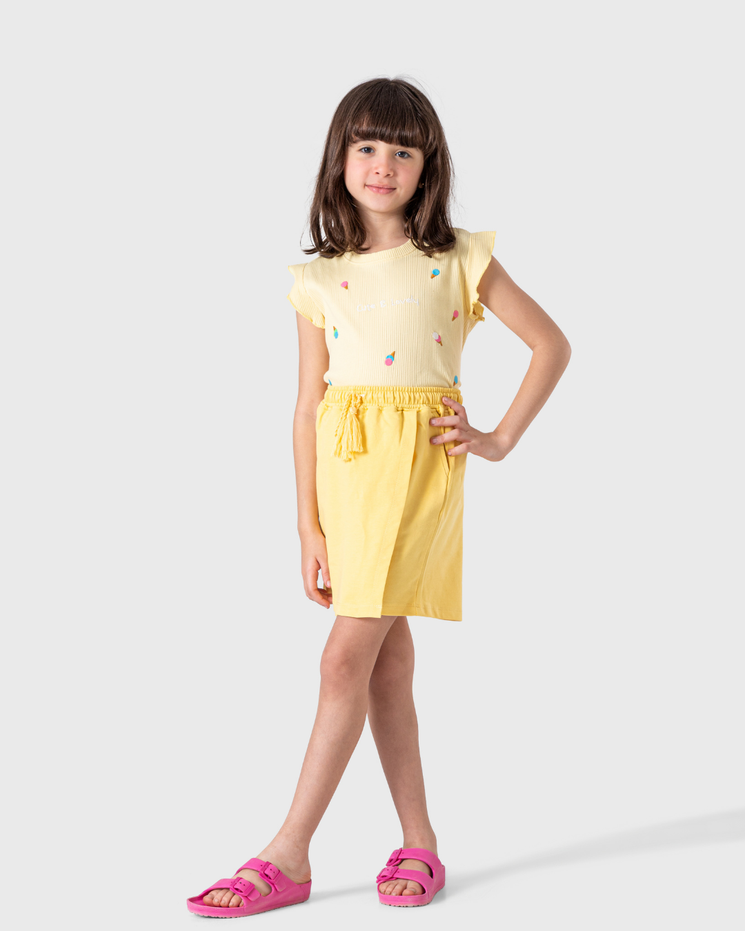 طقم بناتي لطيف و جميل